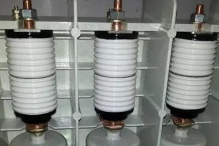 真空開關(guān)管產(chǎn)生操作過電壓的原因是什么？