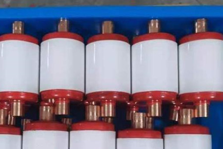 真空滅弧室的結(jié)構(gòu)、工作原理、特點以及應(yīng)用