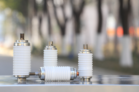 真空開關(guān)管接觸點(diǎn)選什么材質(zhì)好？一般為銅合金！